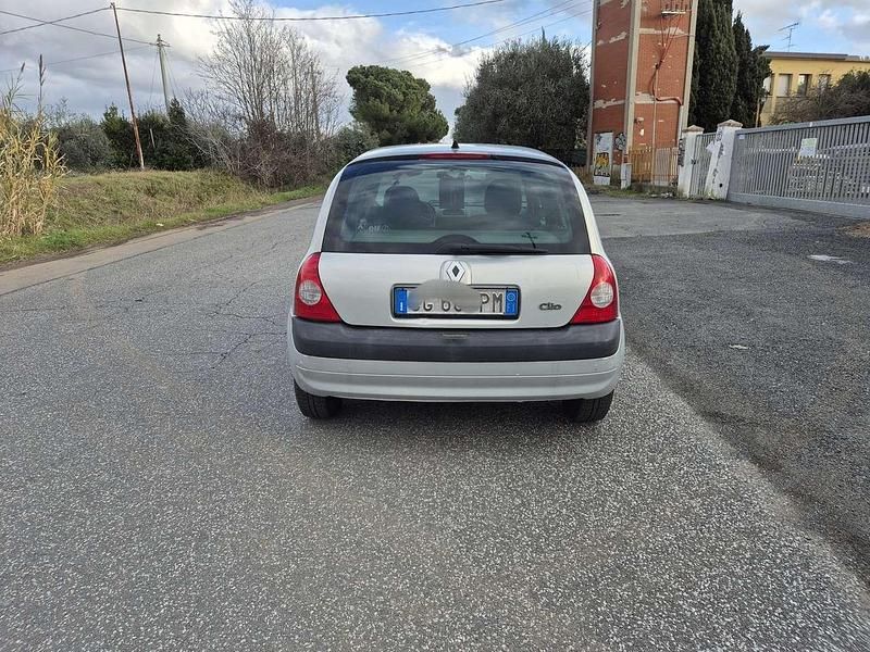 Usata Renault Clio II 95 CV (69 kW) 2003 Other Berlina