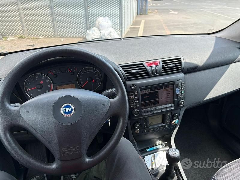 Usata Fiat Stilo Active 103 CV (75 kW) 2003 Grigio Berlina