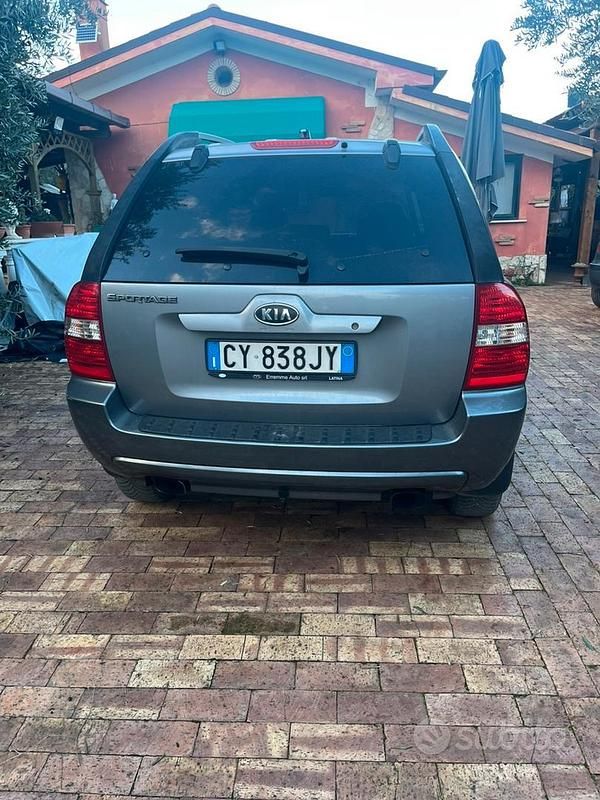 Usata Kia Sportage 141 CV (103 kW) 2007 Grigio SUV