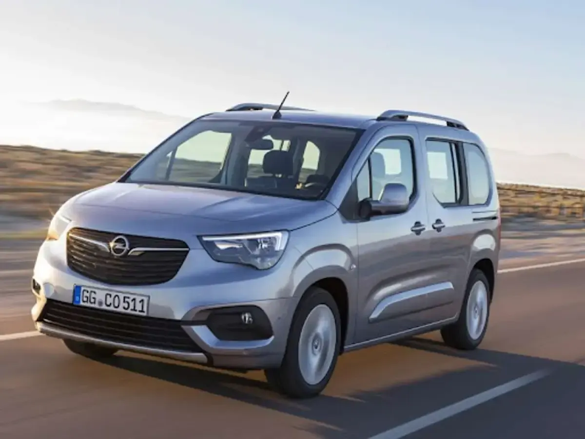 Nuova Opel Combo Life Edition+ 61 kW (84 CV) 2026 Argento Cabrio