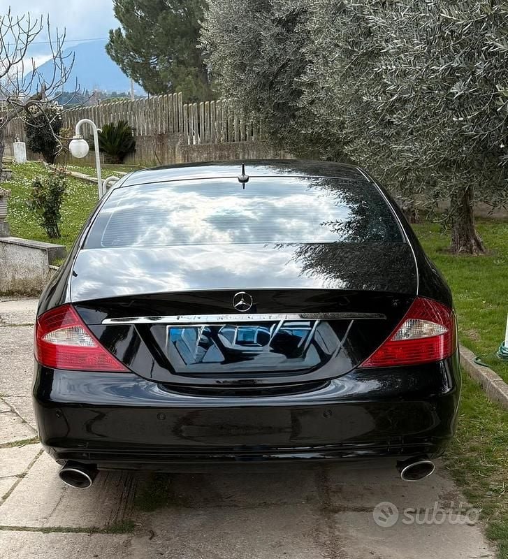 Usata Mercedes CLS320 224 CV (164 kW) 2006 Nero Coupé