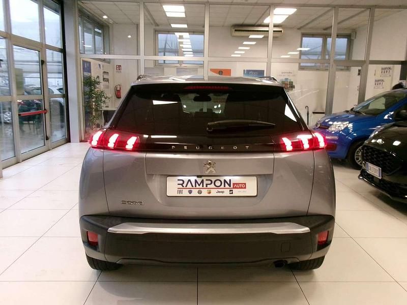 Usata Peugeot 2008 Allure 101 CV (74 kW) 2023 Grigio SUV