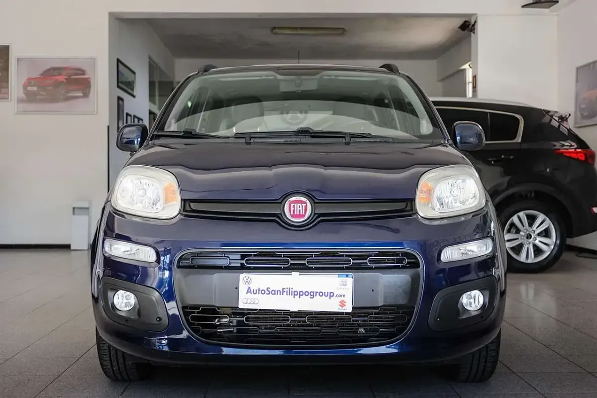Usata Fiat Panda Lounge 69 CV (50 kW) 2017 Blu met. Utilitaria