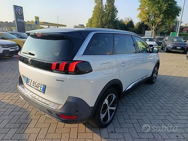 Usata Peugeot 5008 GT-line 131 CV (96 kW) 2019 Beige Berlina