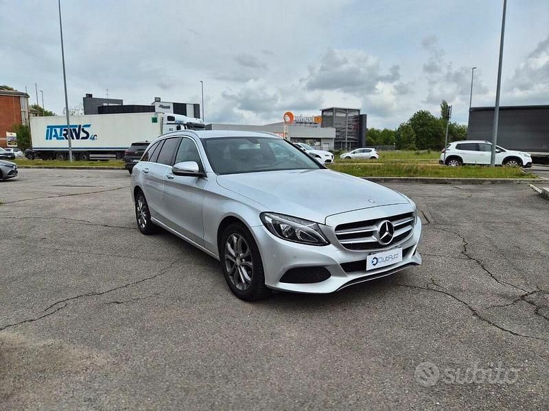 Usado Mercedes C220 Exclusive 170 CV (125 kW) 2016 Gris Familiar