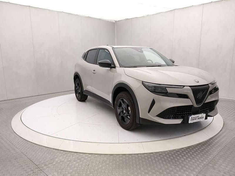 Usata Alfa Romeo Junior 145 CV (106 kW) 2025 Grigio SUV