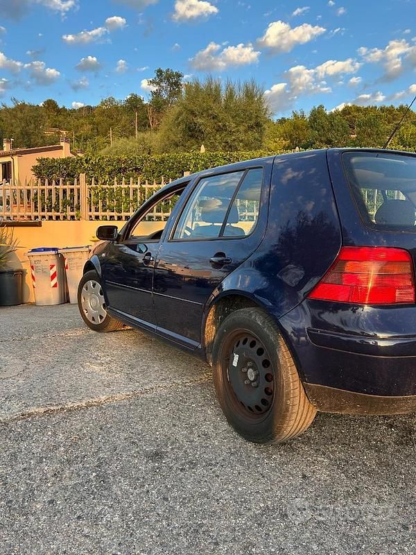 Usata VW Golf IV 101 CV (74 kW) 2001 Berlina
