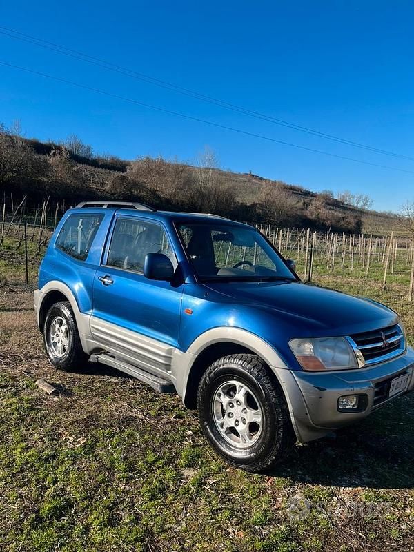 Usata Mitsubishi Pajero 160 CV (117 kW) 2000 Blu SUV