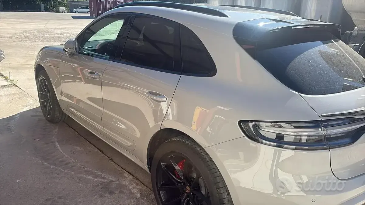 Usata Porsche Macan 441 CV (324 kW) 2023 Grigio SUV