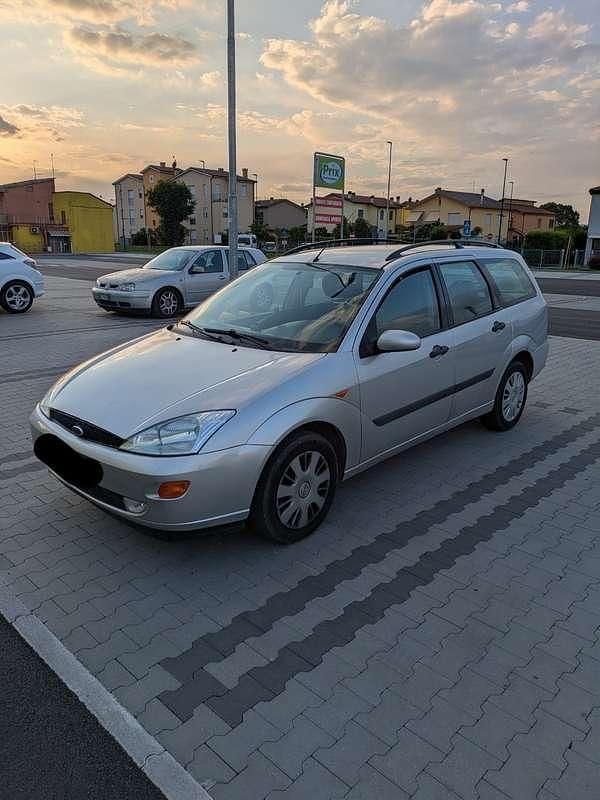 Begagnad Ford Focus 101 HK (74 kW) 2001 Kombi