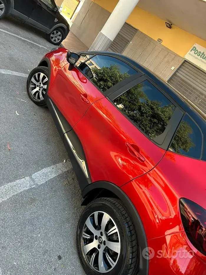 Usata Renault Captur Zen 90 CV (66 kW) 2018 Rosso SUV