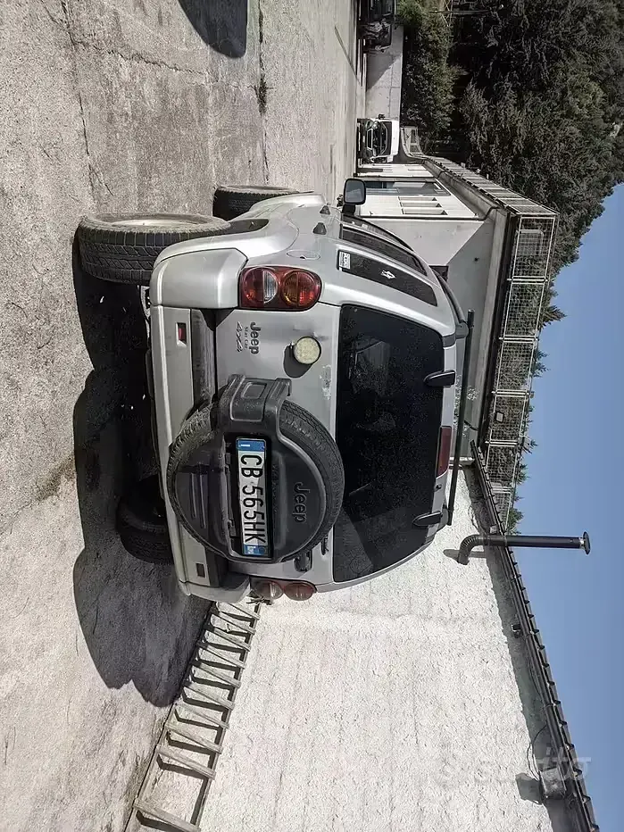 Usata Jeep Cherokee 143 CV (105 kW) 2002 SUV