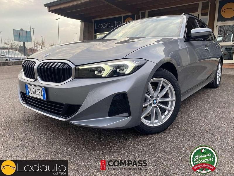 Grigio Usata 2022 BMW 318 Station wagon | 25.500 € (Buon prezzo) - Immagine 1/4