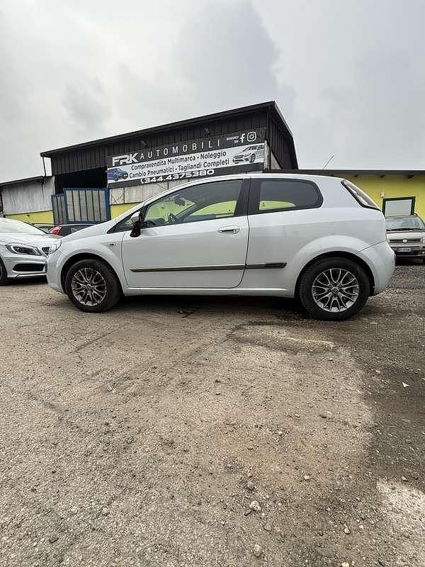 Usata Fiat Punto Active 60 CV (44 kW) 2011 Utilitaria