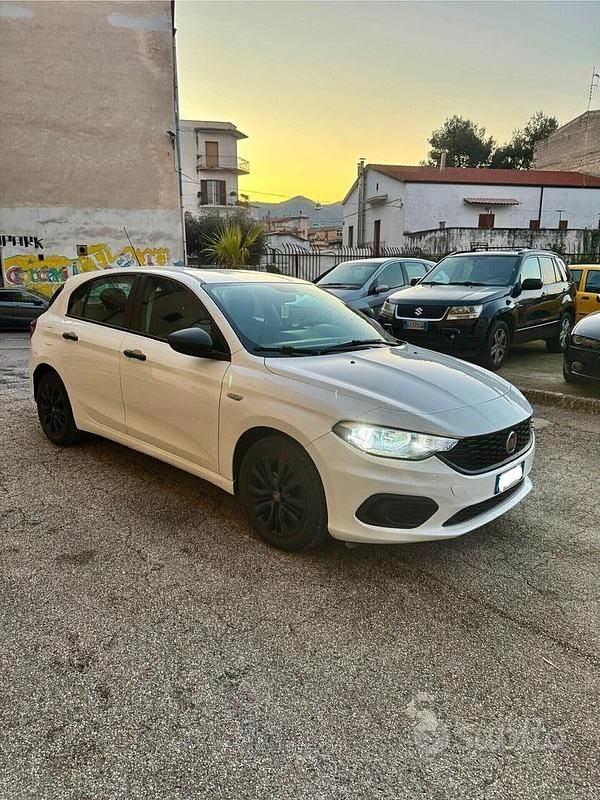 Usata Fiat Tipo Lounge 95 CV (69 kW) 2021 Bianco Berlina