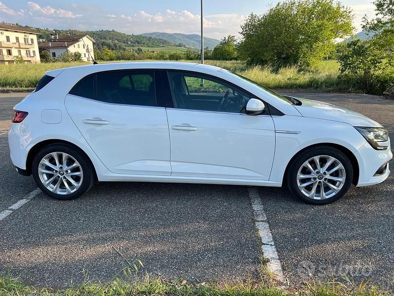 Usata Renault Mégane IV Intens 110 CV (80 kW) 2017 Bianco Berlina
