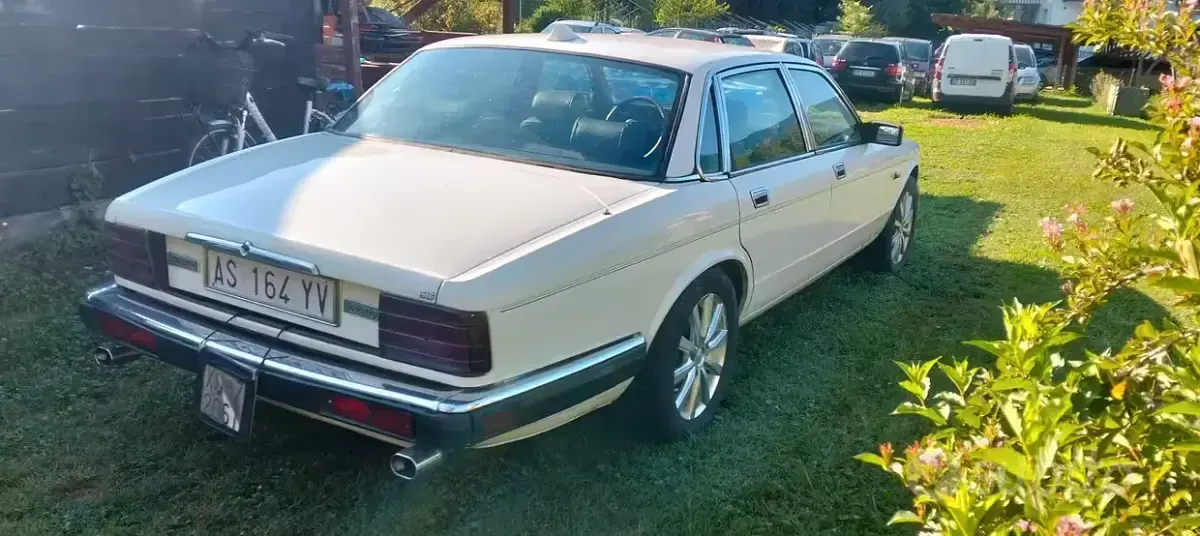 Usata Jaguar XJ Sovereign 224 CV (164 kW) 1988 Bianco Berlina
