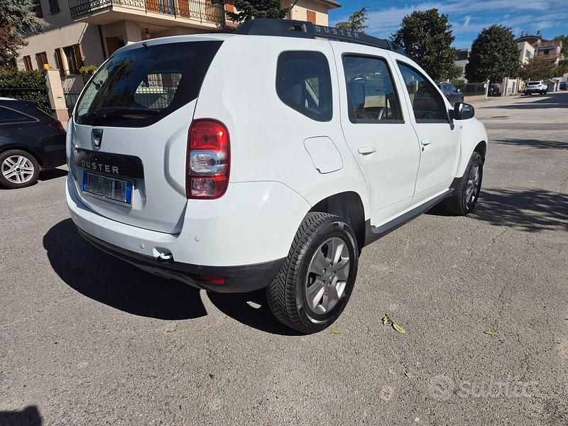 Usata Dacia Duster Lauréate 110 CV (80 kW) 2014 Bianco SUV