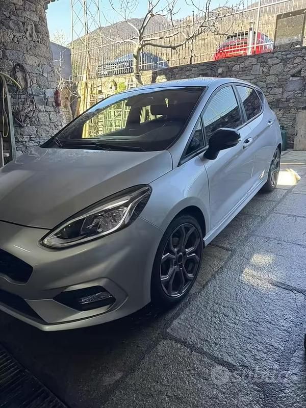 Usata Ford Fiesta ST-Line 85 CV (62 kW) 2018 Grigio Utilitaria