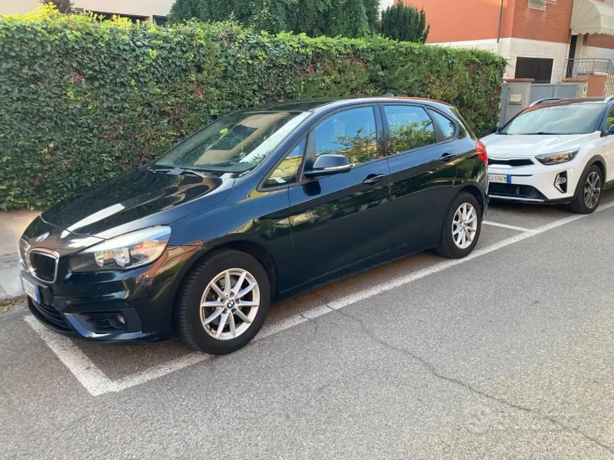 Usata BMW 218 Active Tourer Luxury Line 150 CV (110 kW) 2015 Nero Monovolume