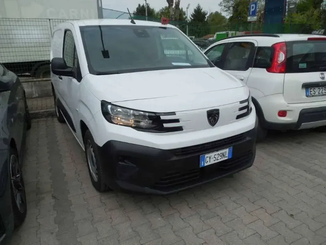 Usata Peugeot Partner 102 CV (75 kW) 2025 Bianco Monovolume