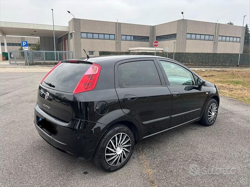 Usata Fiat Grande Punto 65 CV (47 kW) 2008 Nero Utilitaria