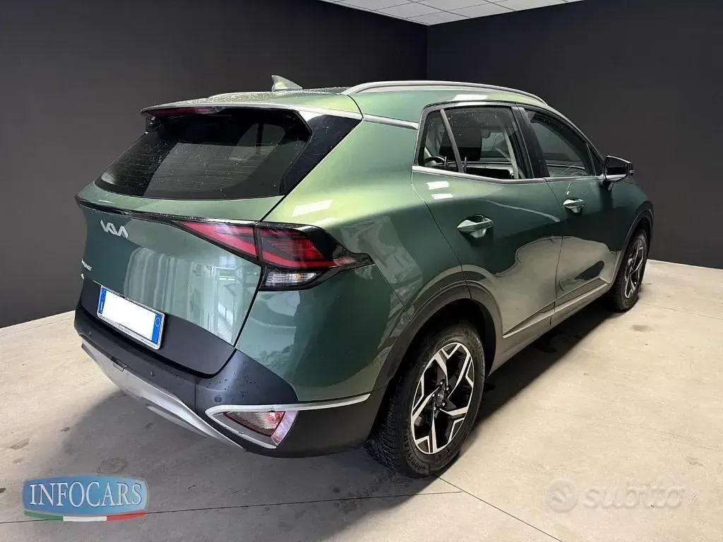 Usata Kia Sportage 136 CV (100 kW) 2023 Verde metallizzato SUV