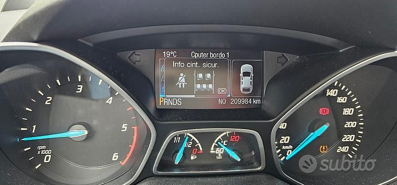 Usado Ford Kuga Business Edition 163 CV (119 kW) 2016 Blanco SUV