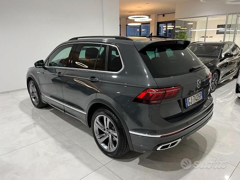 Usata VW Tiguan R-line 150 CV (110 kW) 2022 Grigio SUV
