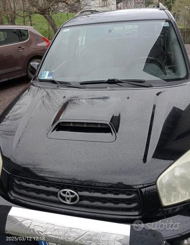 Usata Toyota RAV4 116 CV (85 kW) 2001 Nero Station wagon