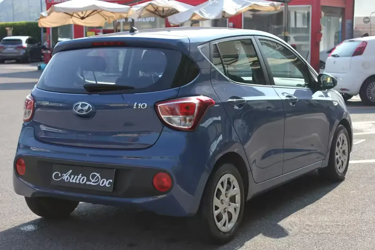 Usata Hyundai i10 Comfort 67 CV (49 kW) 2017 Bluazzurro Utilitaria
