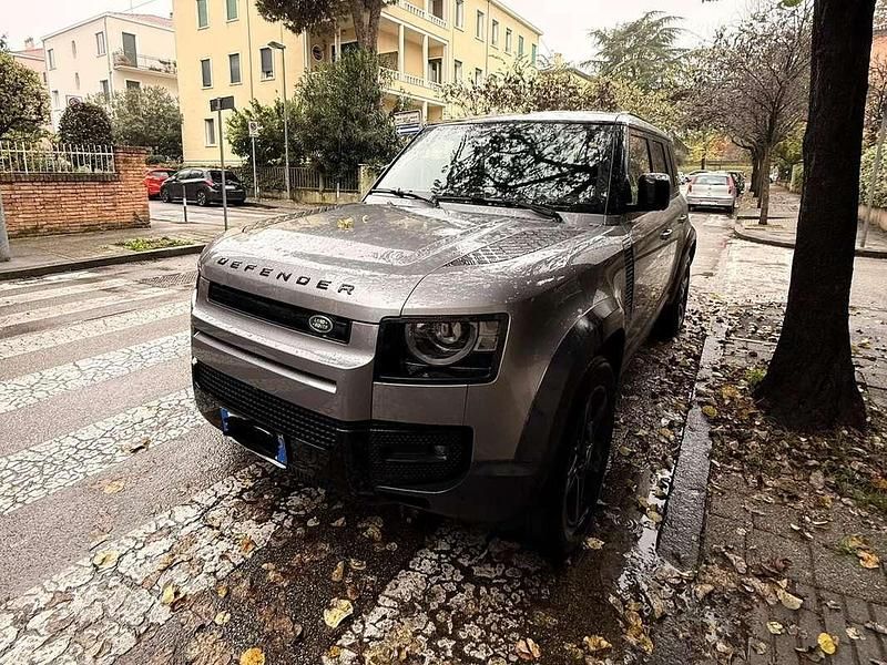 Usata Land Rover Defender SE 249 CV (183 kW) 2020 Grigio SUV