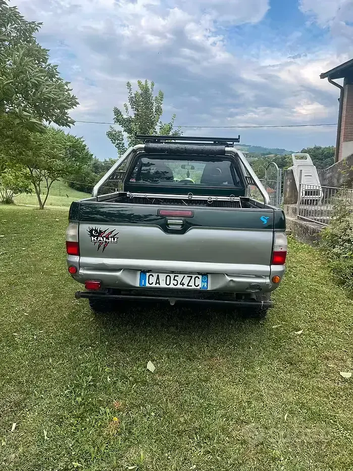 Usata Mitsubishi L200 115 CV (84 kW) 2002 Verde Pick-up
