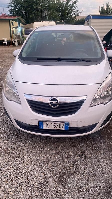 Usata Opel Meriva 95 CV (69 kW) 2011 Bianco Monovolume