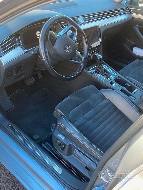 Usata VW Passat Executive 190 CV (139 kW) 2020 Grigio Station wagon
