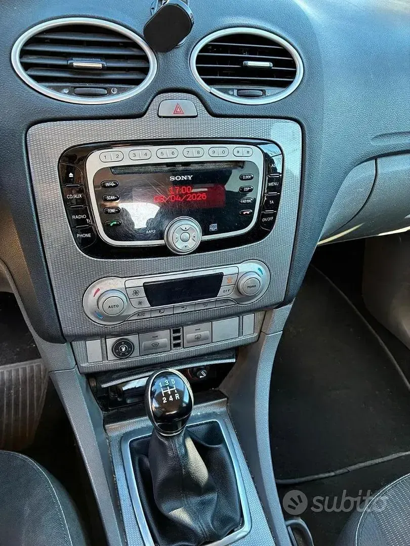 Usata Ford Focus Titanium 115 CV (84 kW) 2012 Blu Station wagon
