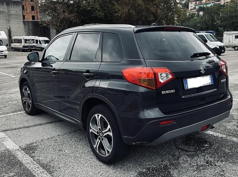 Usata Suzuki Vitara 120 CV (88 kW) 2017 Nero SUV