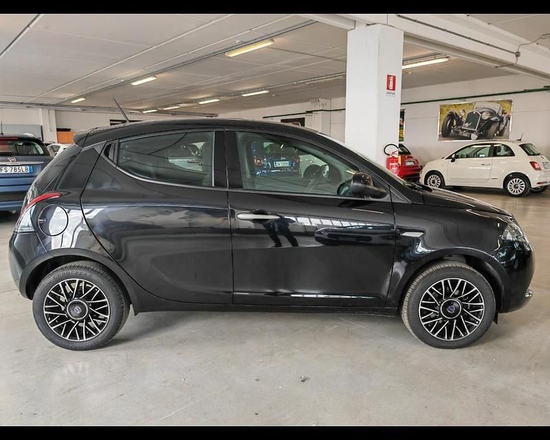 Usata Lancia Ypsilon S 69 CV (50 kW) 2024 Nero Utilitaria