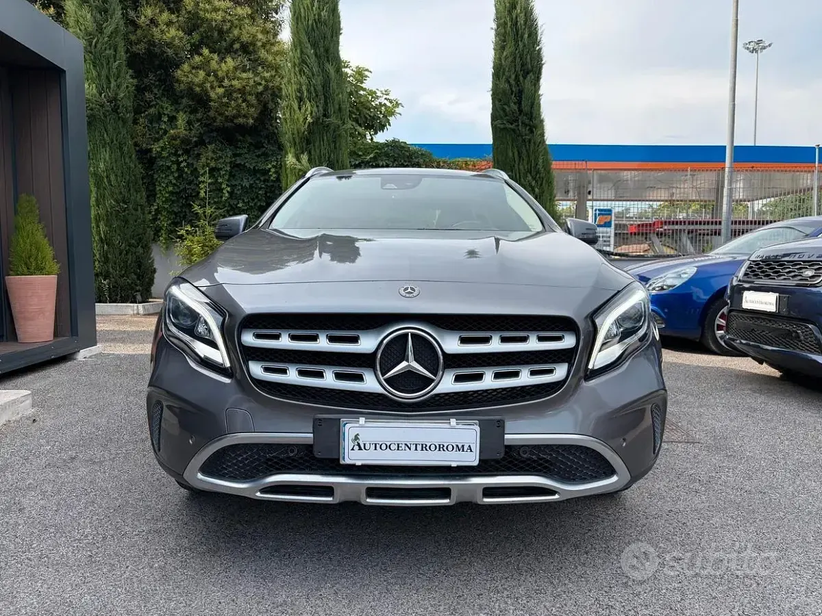 Usata Mercedes GLA200 136 CV (100 kW) 2018 Grigio SUV