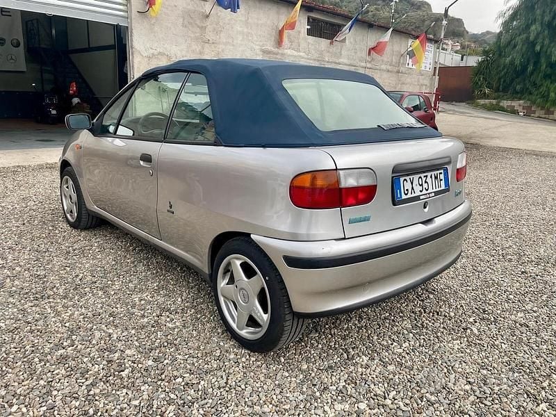 Usata Fiat Punto Cabriolet 85 CV (62 kW) 1999 Grigio Cabrio