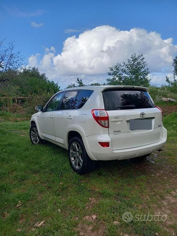 Gebraucht Toyota RAV4 150 PS (110 kW) 2010 Weiß SUV