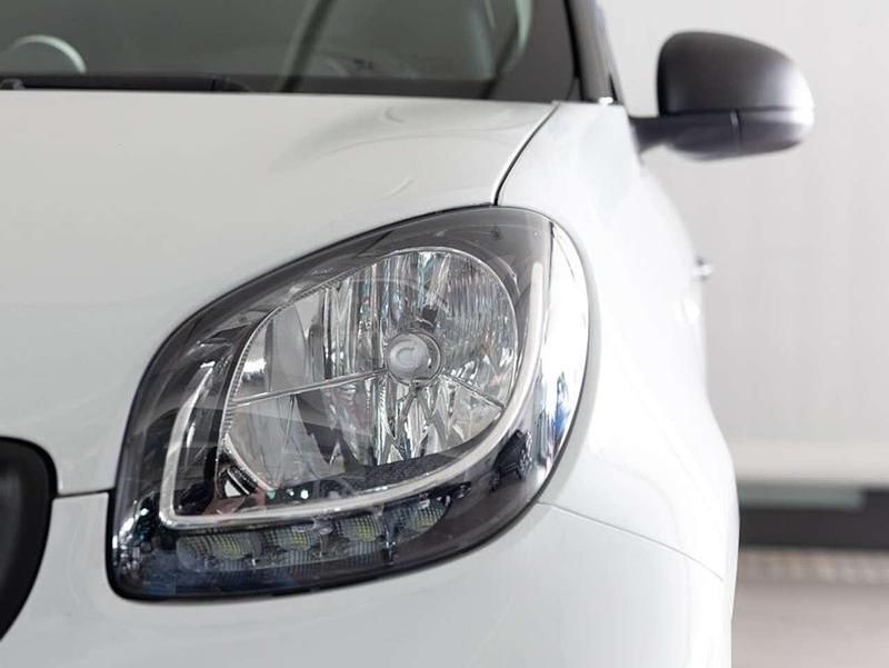 Usata Smart ForFour 71 CV (52 kW) 2018 Bianonero Utilitaria
