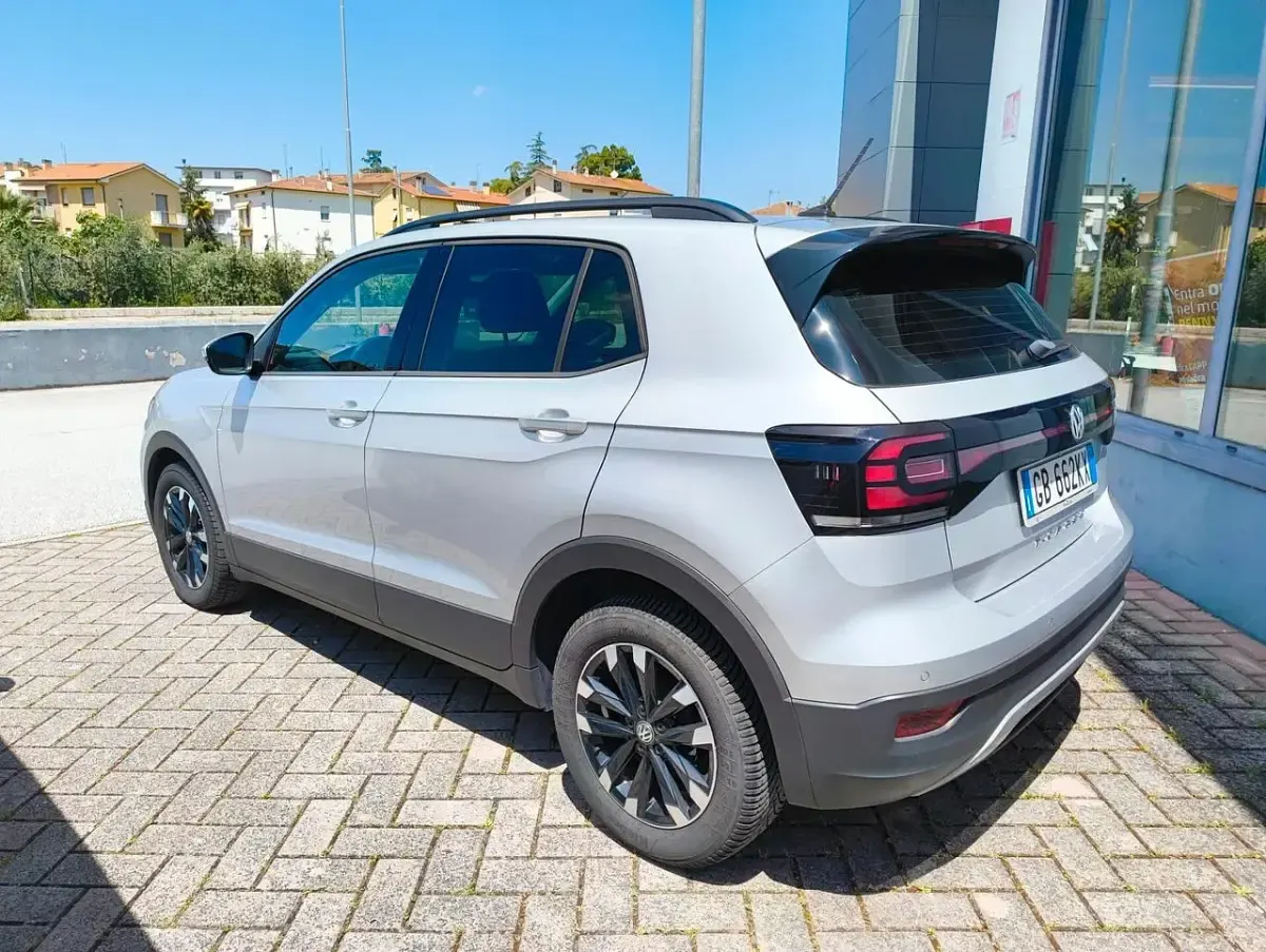 Usata VW T-Cross Style 95 CV (69 kW) 2020 Argento SUV