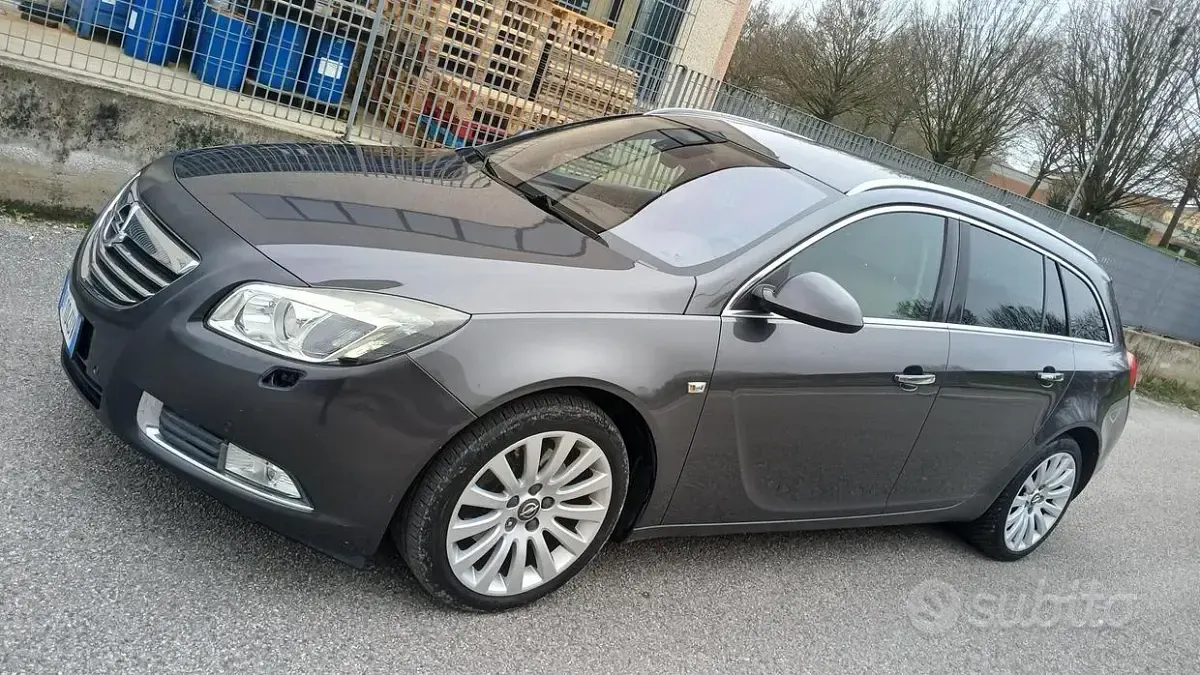 Usata Opel Insignia 163 CV (119 kW) 2009 Grigio Station wagon