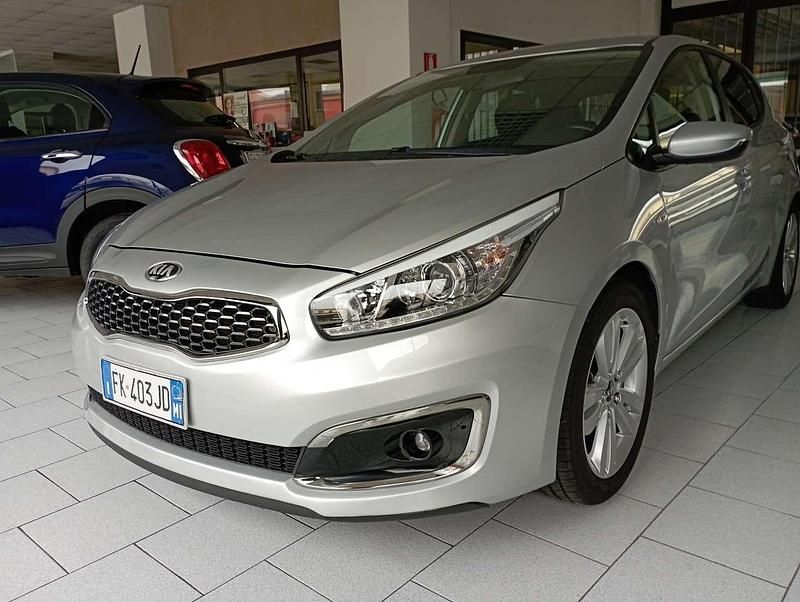 Usata Kia Ceed Active 110 CV (80 kW) 2017 Argento Utilitaria