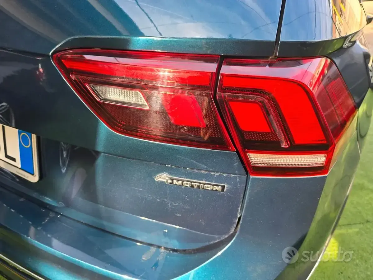 Usata VW Tiguan R-line 240 CV (176 kW) 2021 Verde SUV