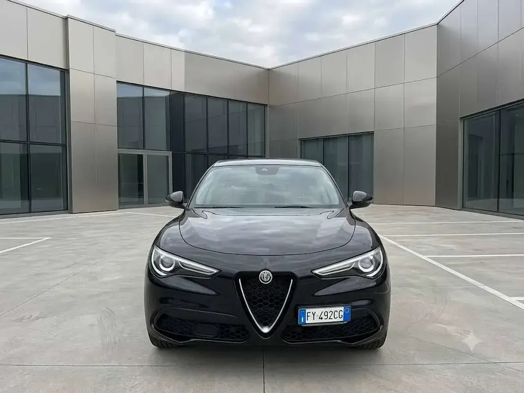 Usata Alfa Romeo Stelvio 201 CV (147 kW) 2019 Nero SUV