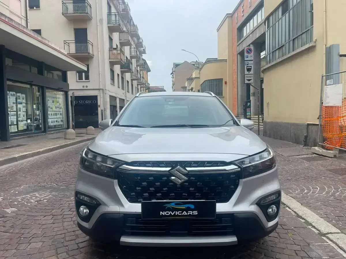 Usata Suzuki SX4 S-Cross 129 CV (94 kW) 2023 Argento SUV