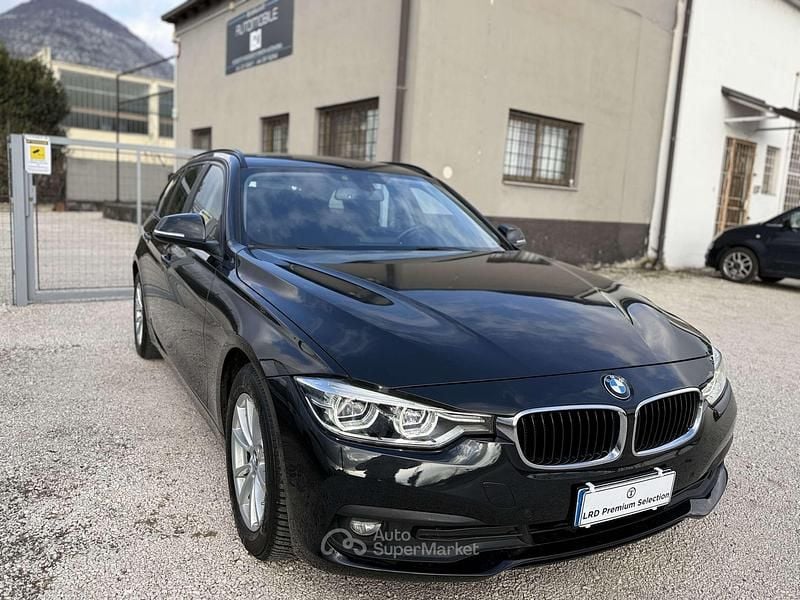 Usata BMW 318 Sport Line 150 CV (110 kW) 2019 Nero Station wagon