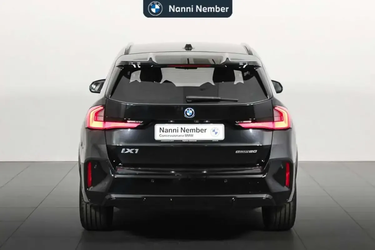 Nuova BMW iX1 M Sport 150 kW (204 CV) 2026 Storm bay metallizzato SUV